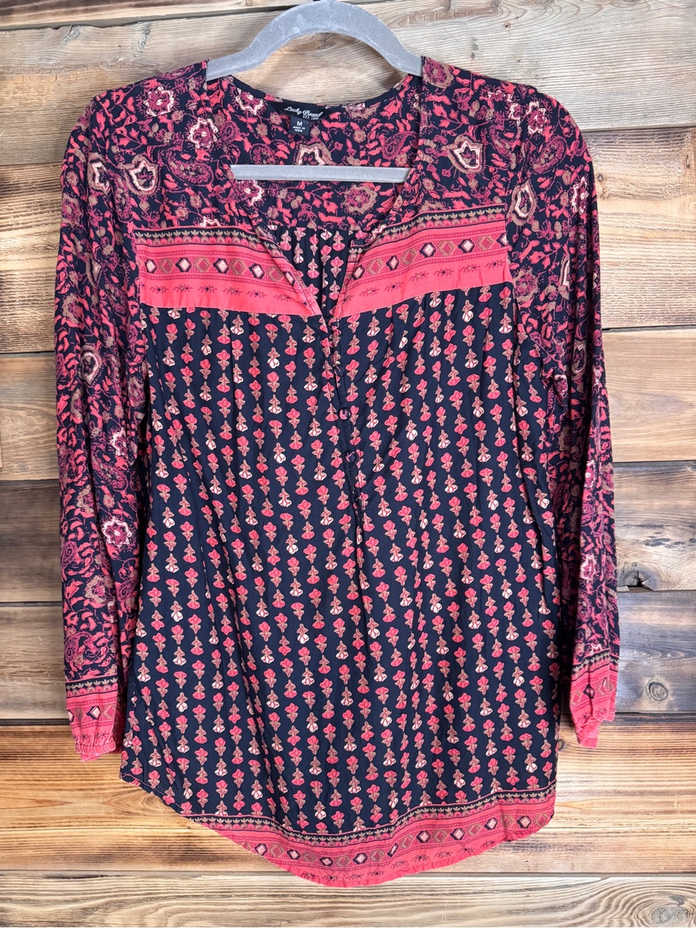 Lucky Brand Boho Red Printed Peasant Blouse V-Neck Buttons | Size Medium